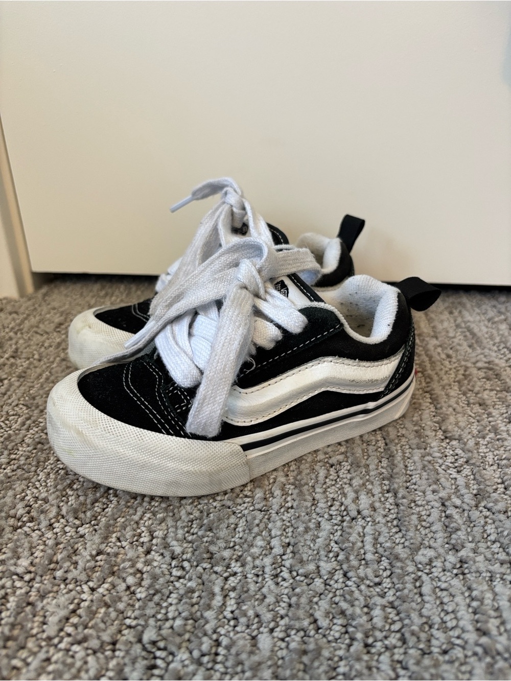 Vans Knu Skool Skate Shoe Little Kid Size 11 Black and White Sneakers thick lace